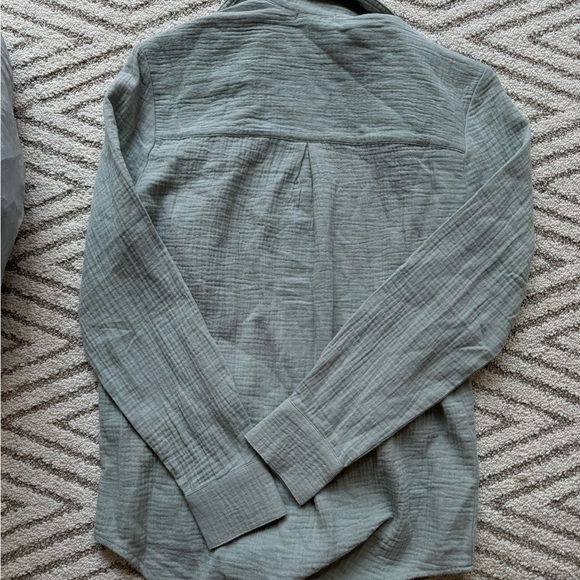 Thread for Thought gray blue button up shirt - Picture 3 of 4